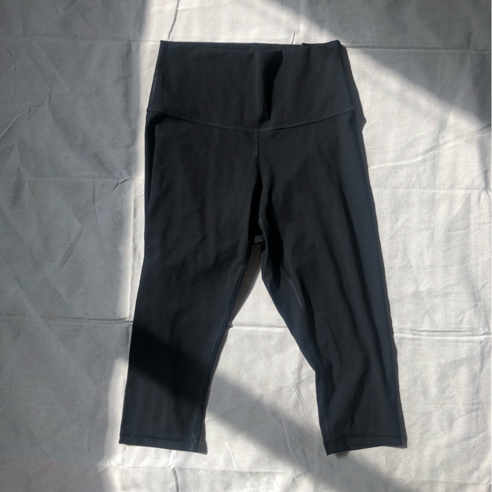 Everlane Perform 17” Cropped Leggings